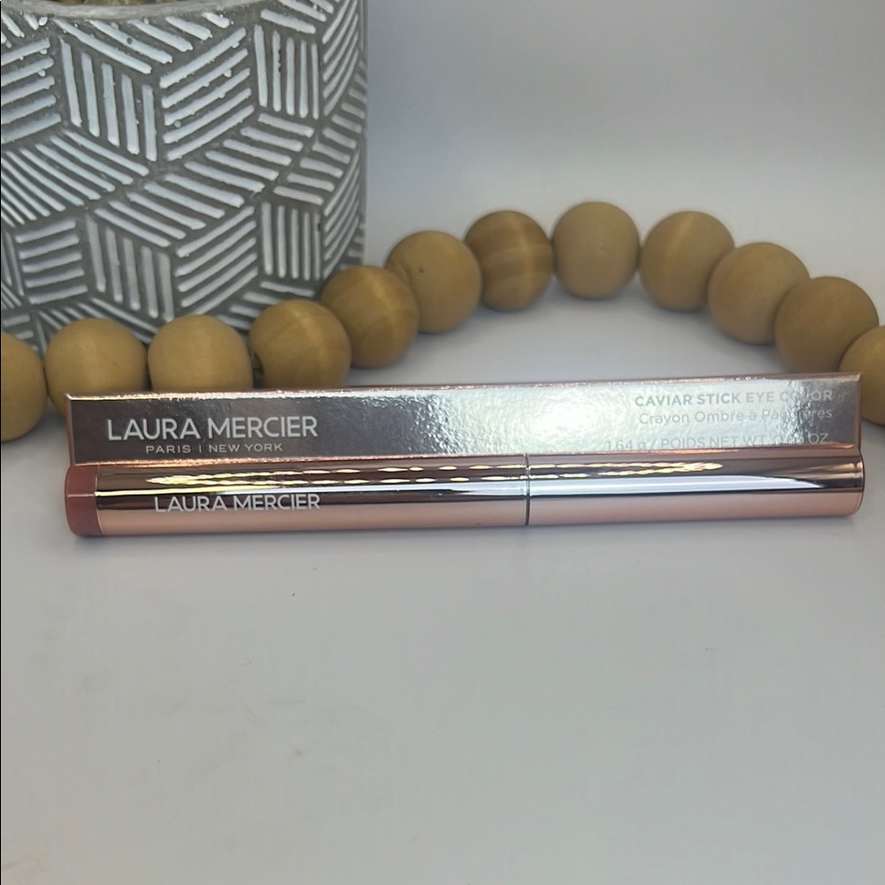 Laura Mercier Caviar Stick Eye Shadow -Bed of roses-Metallic Pink Rose